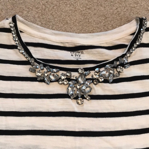 Crown & Ivy Tunic - Picture 2 of 2